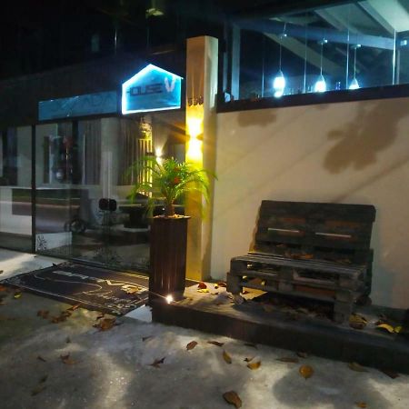 Pousada Bravo House Balneário Camboriú Екстериор снимка