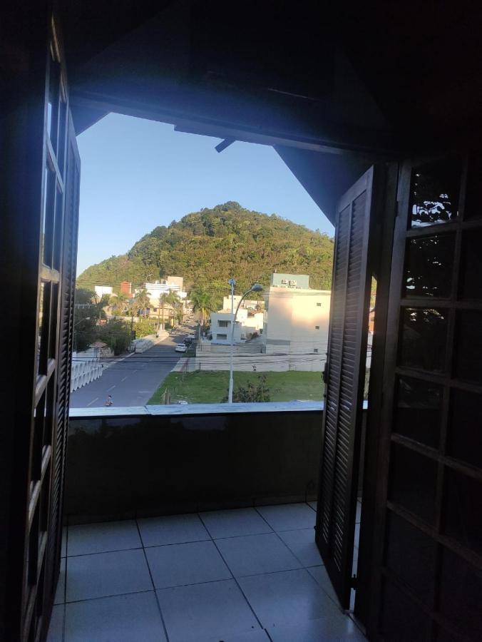 Pousada Bravo House Balneário Camboriú Екстериор снимка