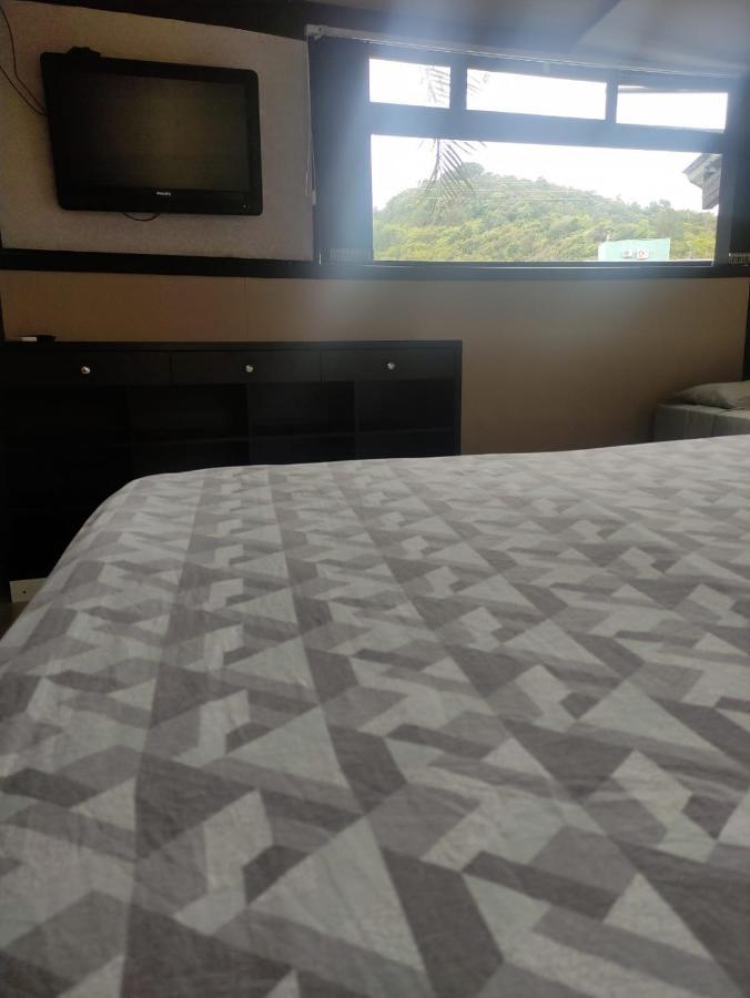 Pousada Bravo House Balneário Camboriú Екстериор снимка
